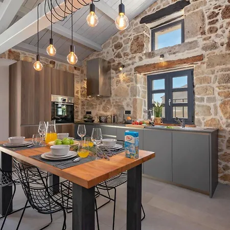 别墅 Rustic Dvori With Outdoor Pool In Porec *