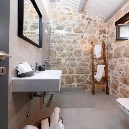 Rustic Dvori With Outdoor Pool In Porec *