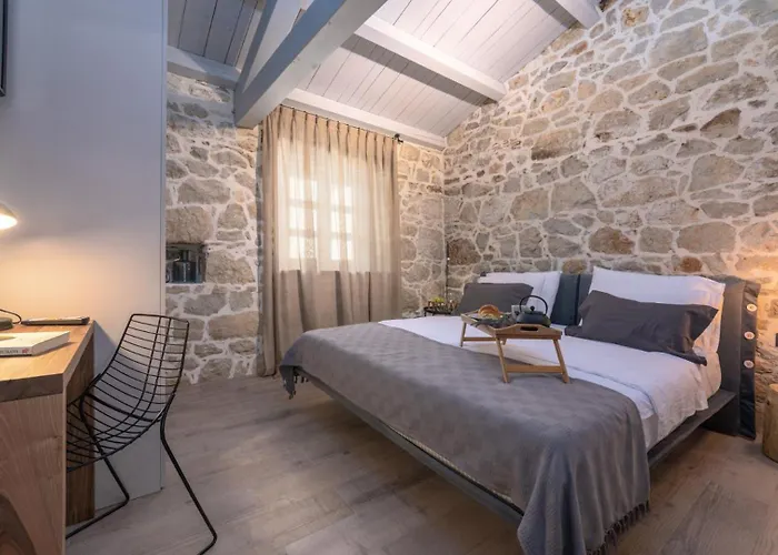 Rustic Dvori With Outdoor Pool In Porec Villa