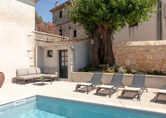Rustic Dvori With Outdoor Pool In Porec * Vrznaveri