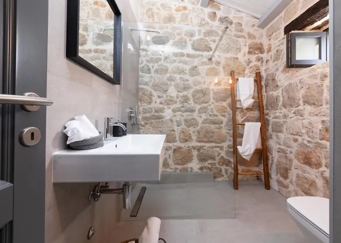 Βίλα Rustic Dvori With Outdoor Pool In Porec *