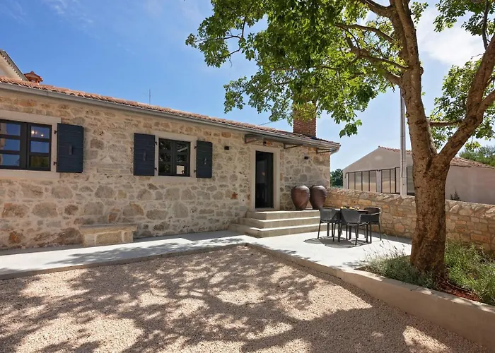 Rustic Dvori With Outdoor Pool In Porec Villa Vrznaveri