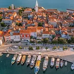 Villa Rustic Dvori With Outdoor Pool In Porec