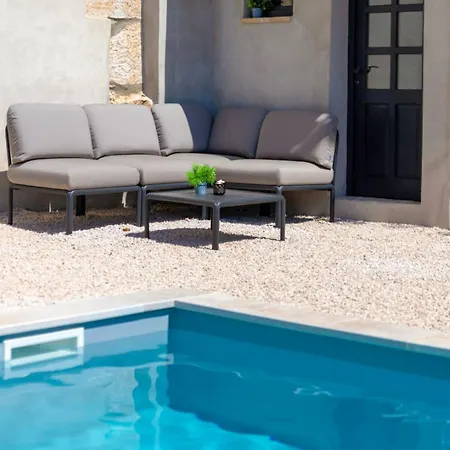 Rustic Dvori With Outdoor Pool In Porec