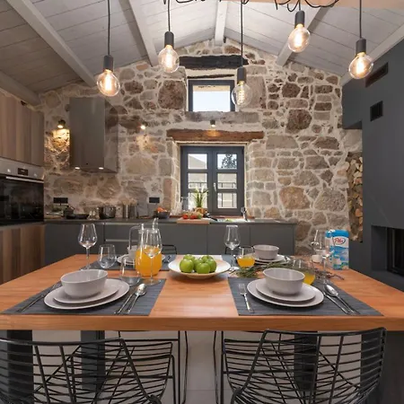 Rustic Dvori With Outdoor Pool In Porec Villa *