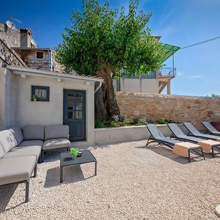 Rustic Dvori With Outdoor Pool In Porec Villa Vrznaveri