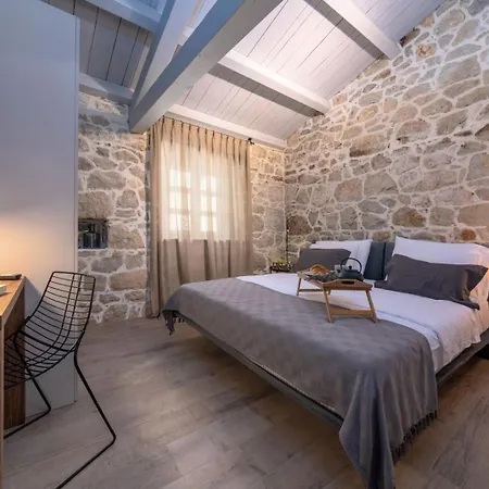 Rustic Dvori With Outdoor Pool In Porec *