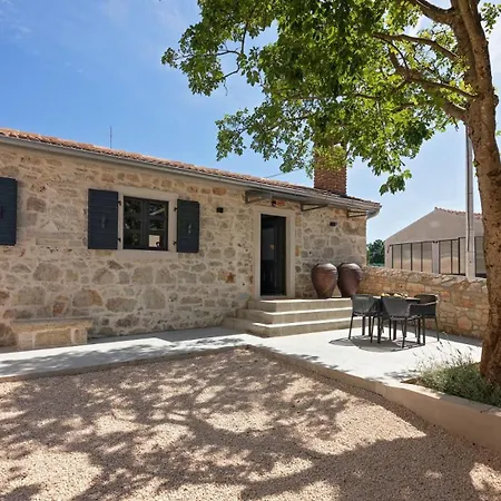 Rustic Dvori With Outdoor Pool In Porec Villa Vržnaveri
