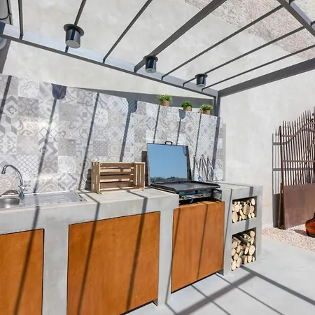Rustic Dvori With Outdoor Pool In Porec Вилла *