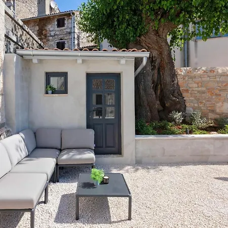 Rustic Dvori With Outdoor Pool In Porec Vrznaveri